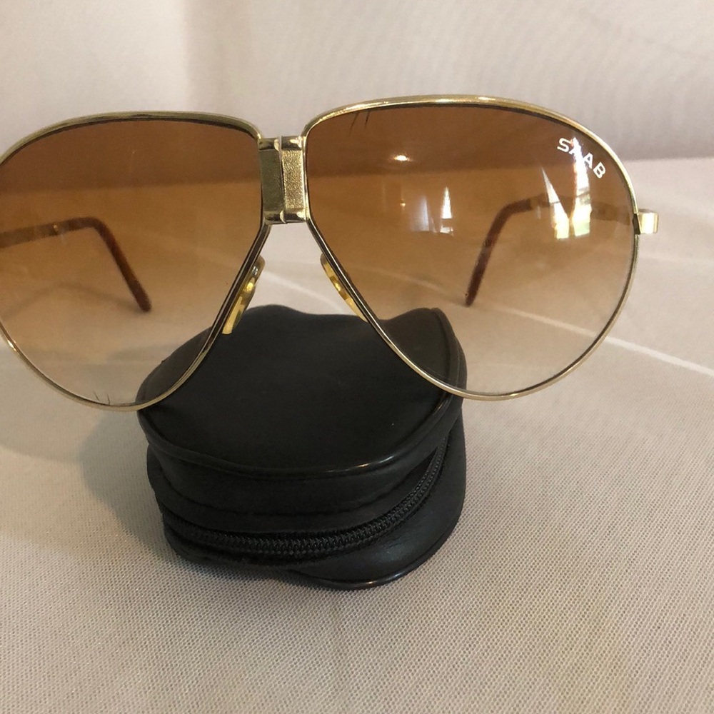Saab vintage aviator sunglasses W/case pre owned W/slightly imperfections lens